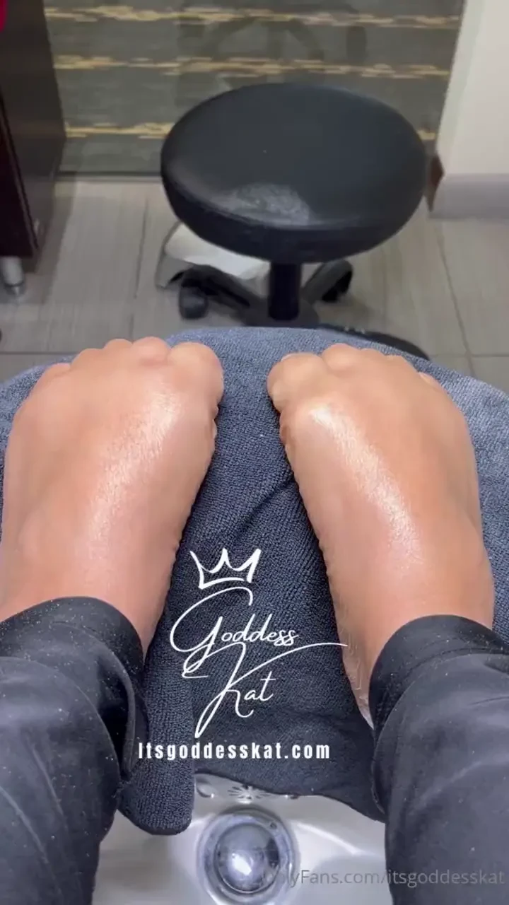 It s new pedi day literally every color looks good on me 