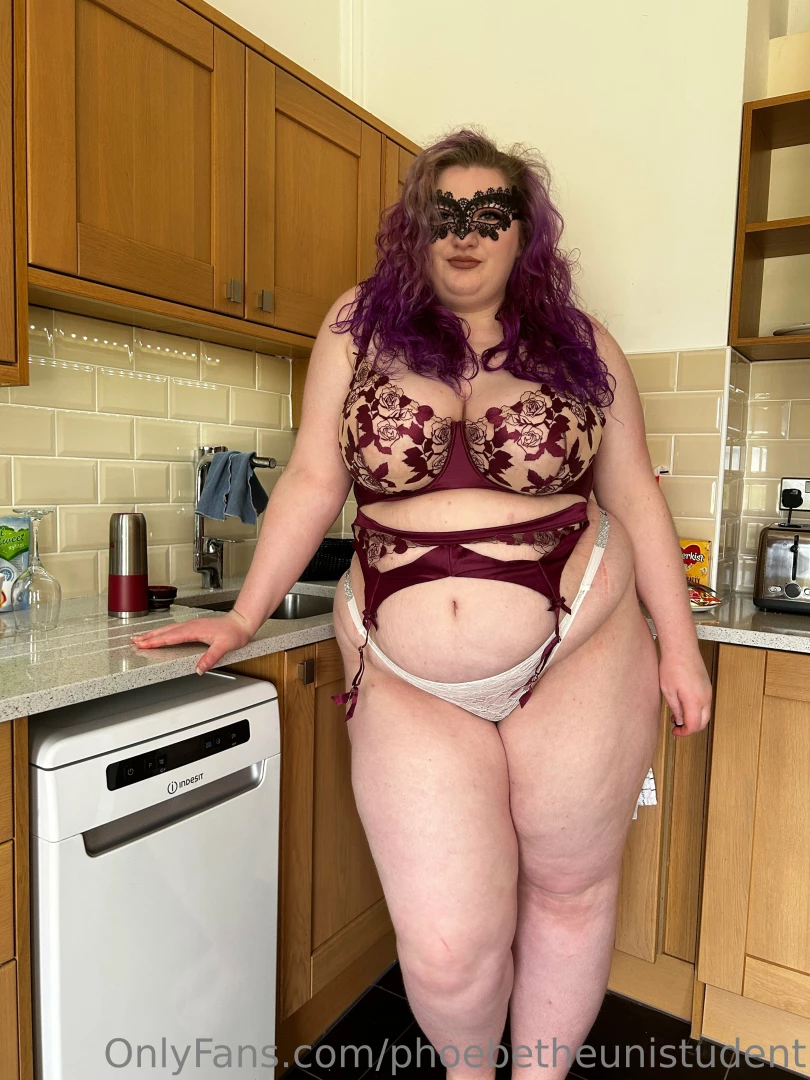 I know you want to bury your face in this thick ass baby 