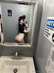 We were over due for another slutty bathroom pic i think p