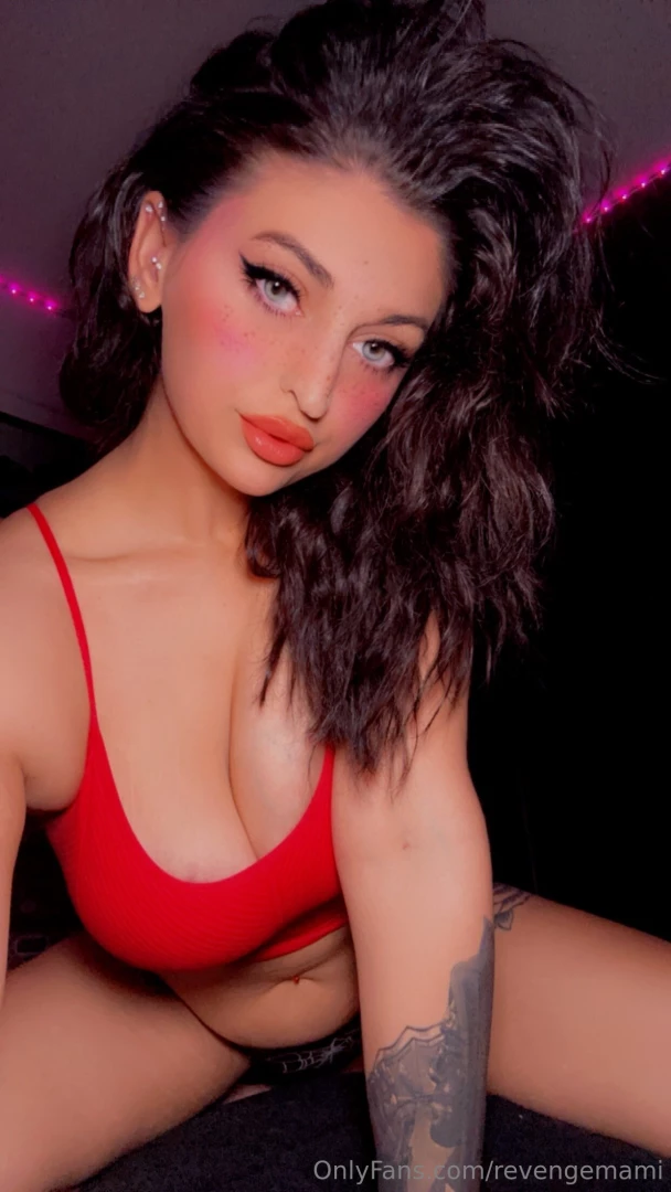Think red s a good color on me 