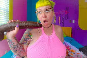 It s so big i don t know if it ll fit in my mouth part 2