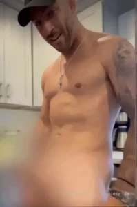 Play with me in the kitchen baby