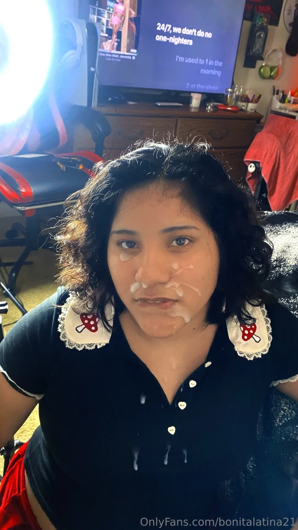 How pretty am i with cum on my face 