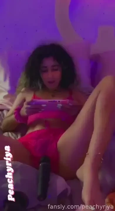 Your bimbo gamer babygirl teasing amp edging mi pussy for you while i 