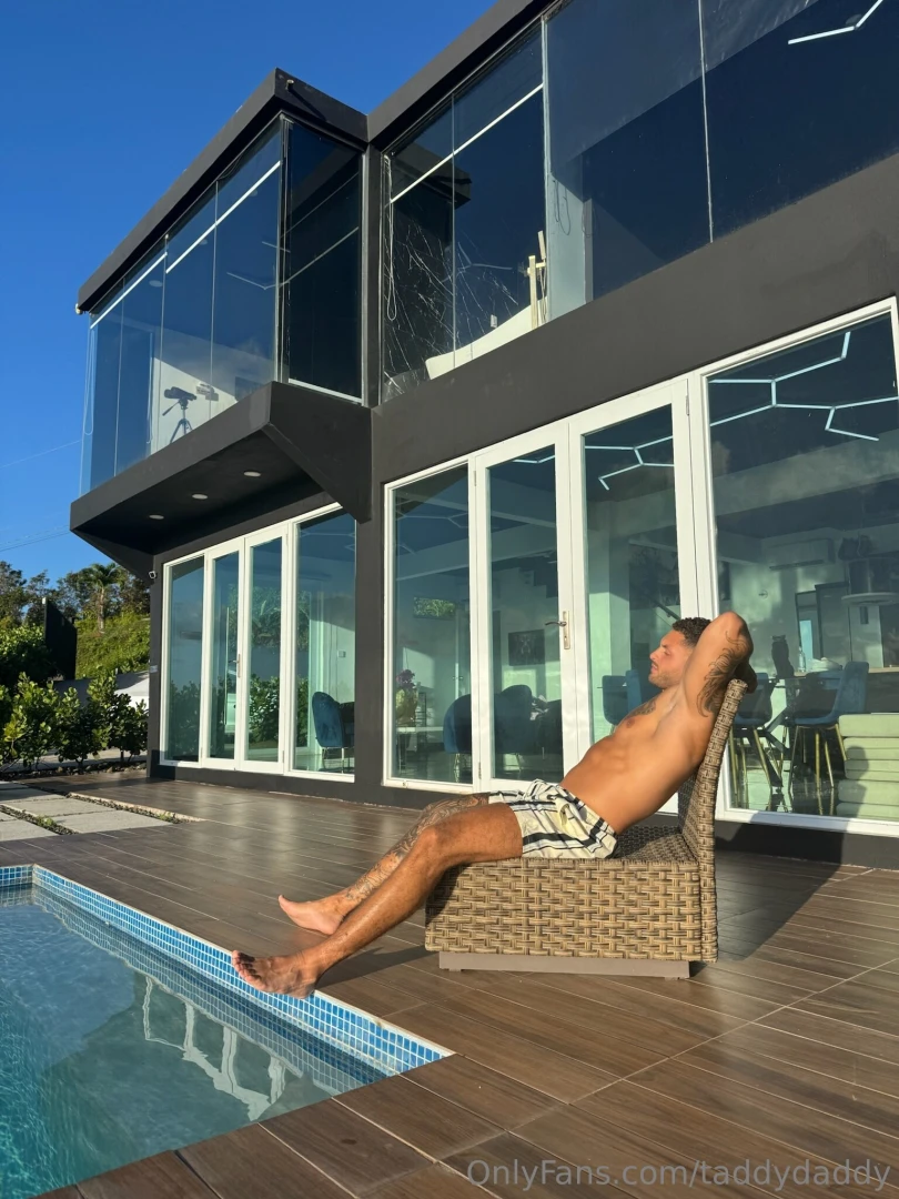 Probably my favorite pool day ever 