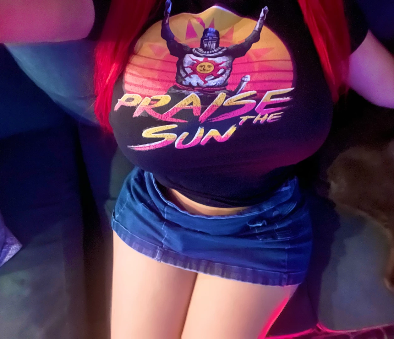 Wanna pvp me in souls while watching me play fully nude dm me if so 