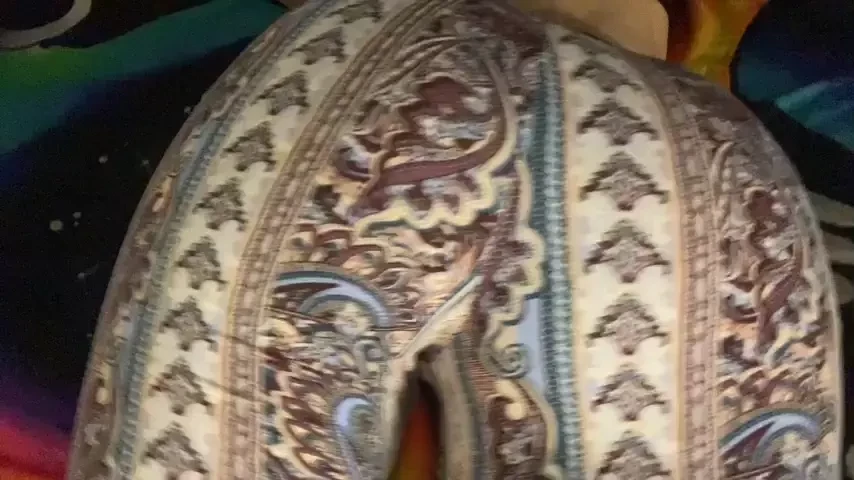 Sooo much jiggle even with pants on 