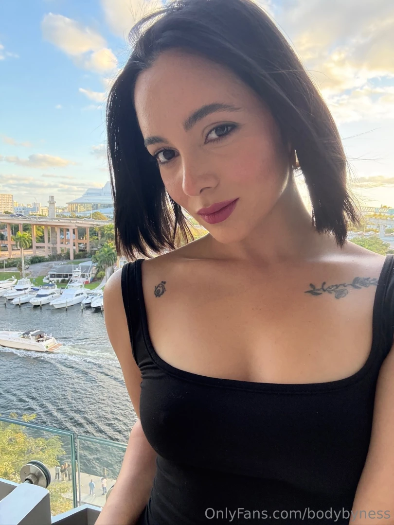 Amazingly beautiful latina lauracbarbati is giving you a free pass to part 1 