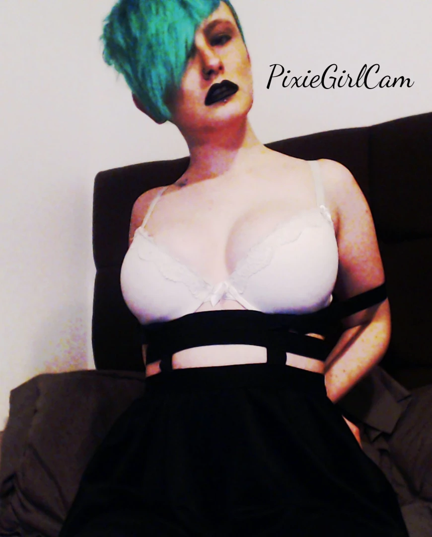 These throwbacks make me miss my bright hair 