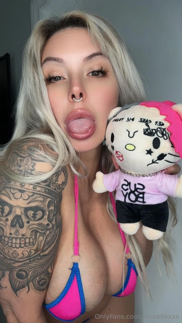 Send me a dm mommy commands it 