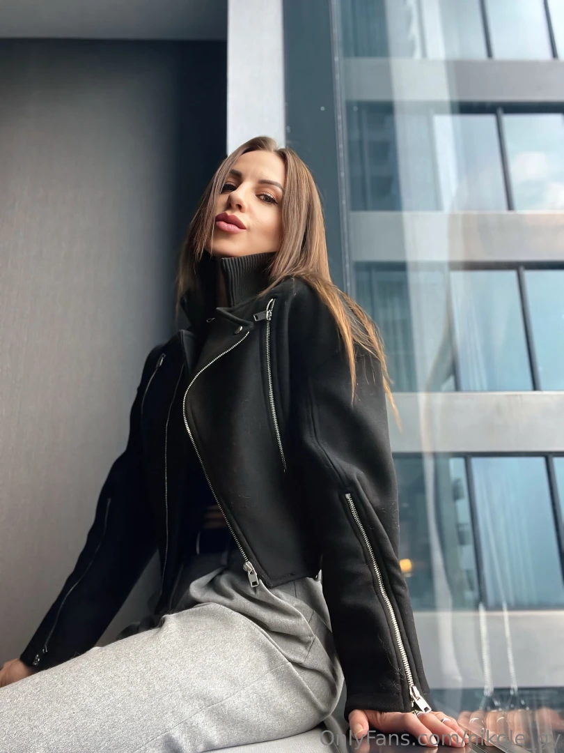 I do love winter but wow it s so cold i even have to keep my coat on 