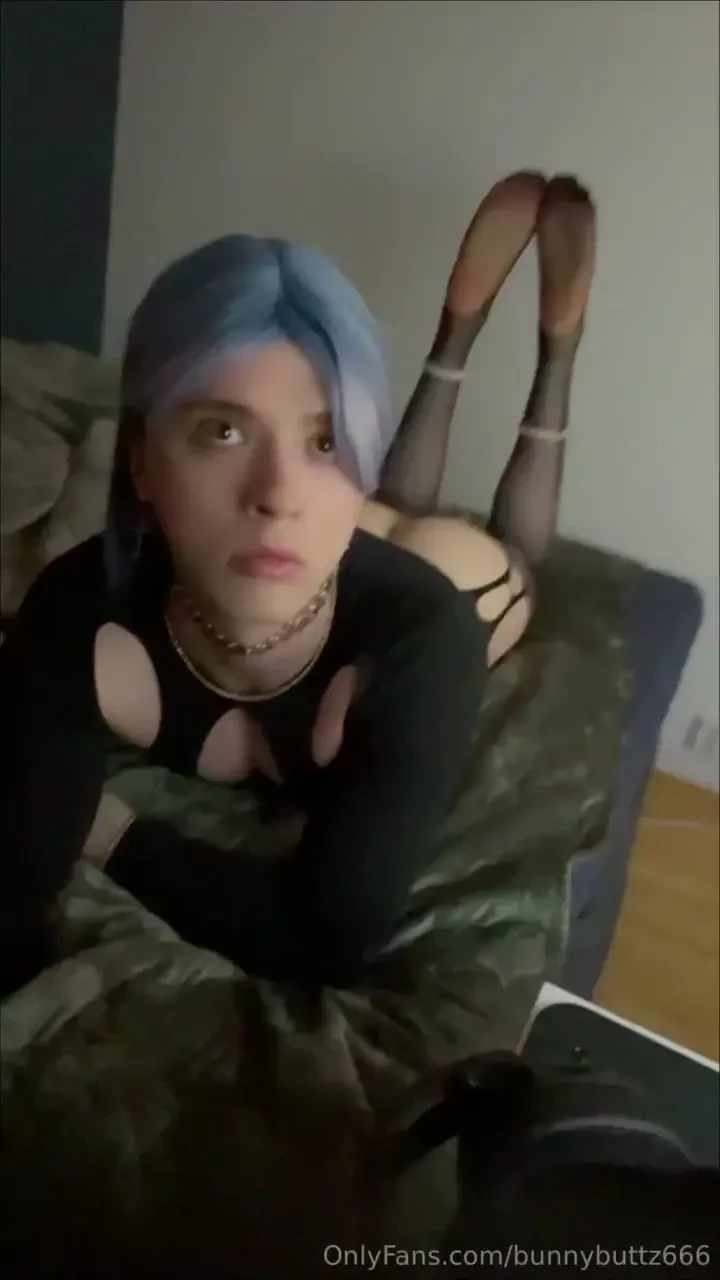 Found myself a new guy i just love the contrast of my milky white skin 