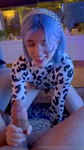 See how happy i am with a dick in my hand i love the contrast of my