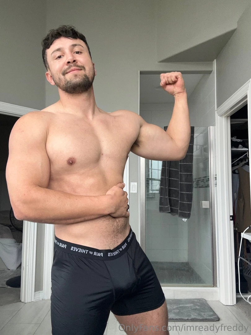 Can t stop with the bathroom selfies these days i need more variety 