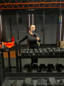 Gym sessions are paying off but let s be real i m flexing for the