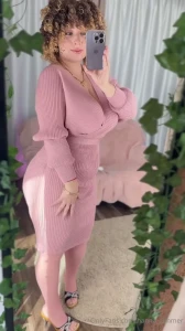 This dress makes me feel like i m the plot twist in your favorite