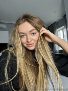 Hi are you still thinking about who to subscribe to my friend mia