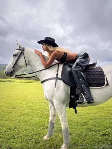 Save horsee ride a me or however the saying goes hehe part 1
