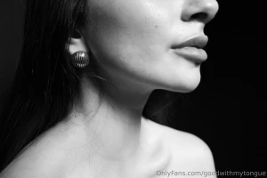 Remember my mark give me a neck kiss