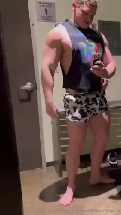 Just some fun gym shenanigans 3 videos 