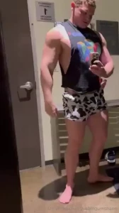 Just some fun gym shenanigans 3 videos