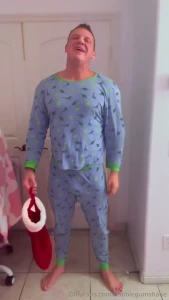A holiday message from bubblegumshane happy holidays everyone here s a