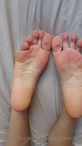 sweetprincesscandy - You re so close i can feel your breath in my soles 