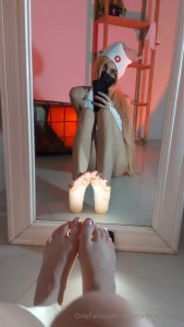 sweetprincesscandy - I love wiggling my piggies 