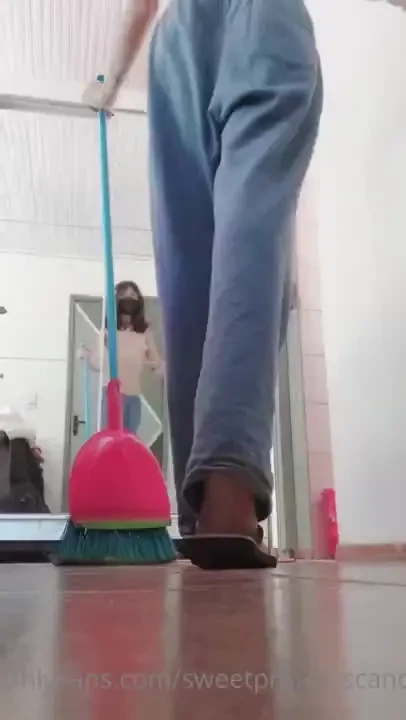 Sometimes i get too distracted with mirrors and you love watching me 