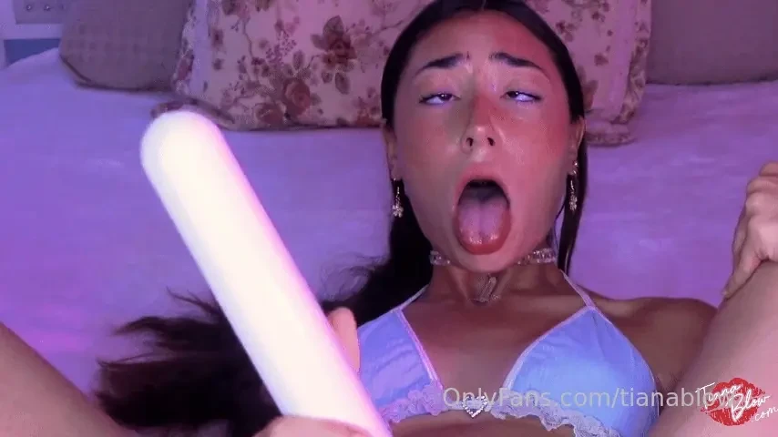 11 minutes aheago anal buttplug and vibrator https onlyfans com part 2 