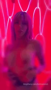Me excita tanto cuando me pintan las tetas con semen desear a que