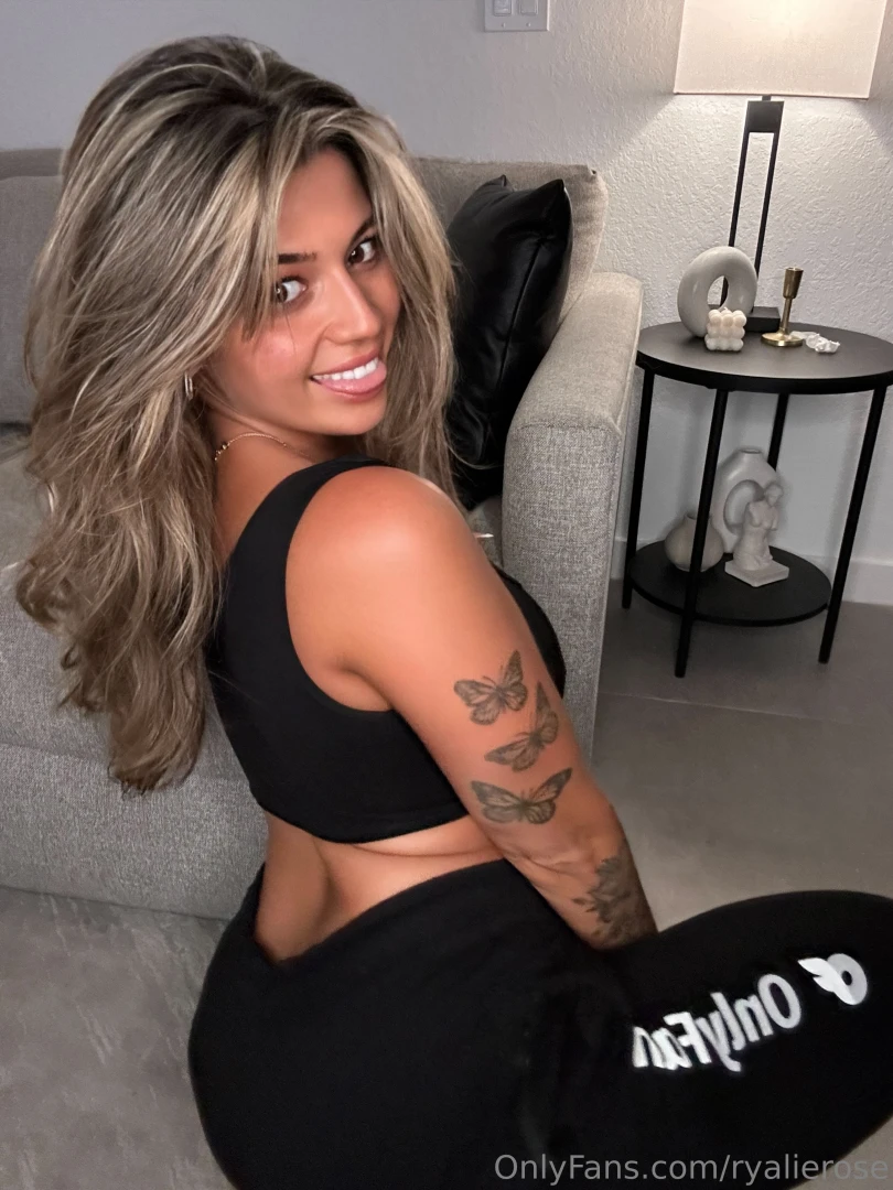 This booty wanted to say hi 