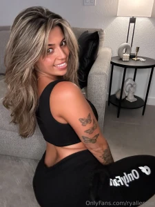 This booty wanted to say hi