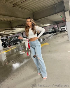 Gorgeous amp stunning in one frame