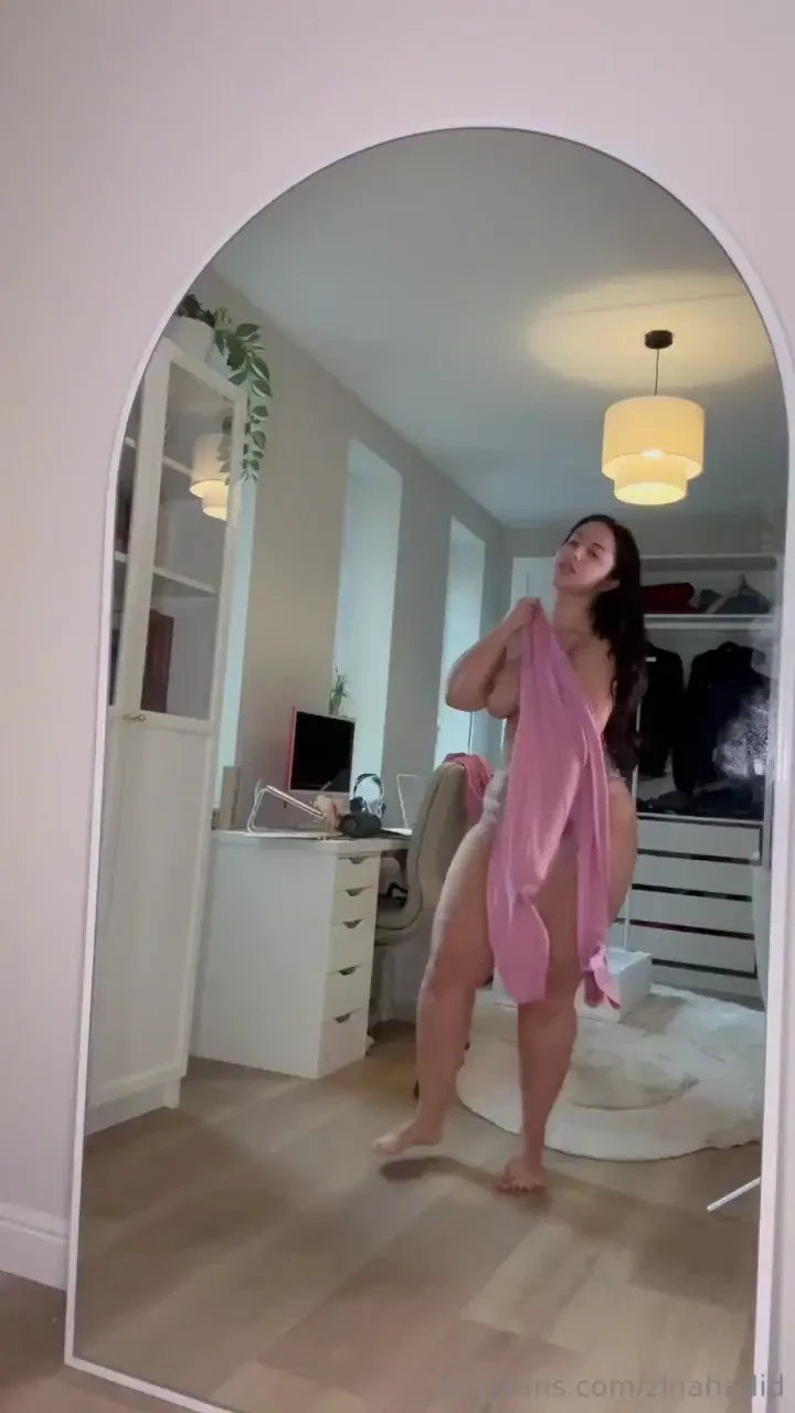 Get dressed with me while listening to one of my favorite xmas songs 