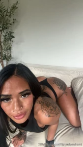 My bestie gracejayhunt is ready to satisfy all your needs this 4 foot