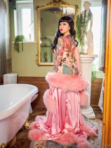 It s mother s day today so send tip to mommy now be a good boy