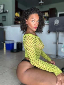 I m tryna ride like a stolen car tonight