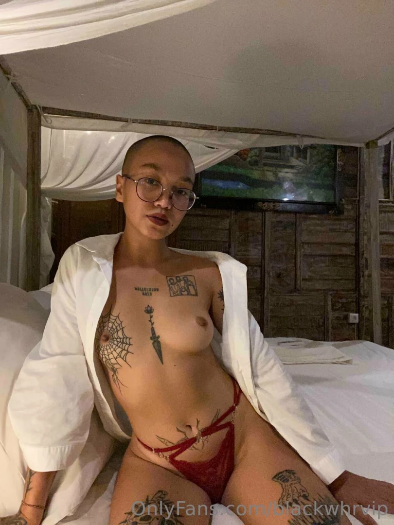 Did you miss me baby do you want a massage 