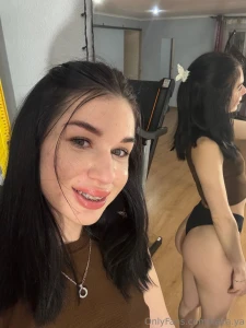 Let s decorate my ass with a red handprint