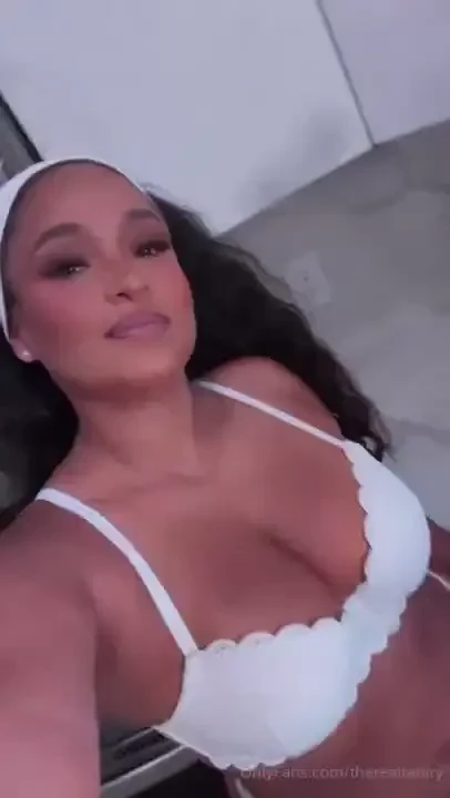 Sunday s look drop a tip and for a new video 