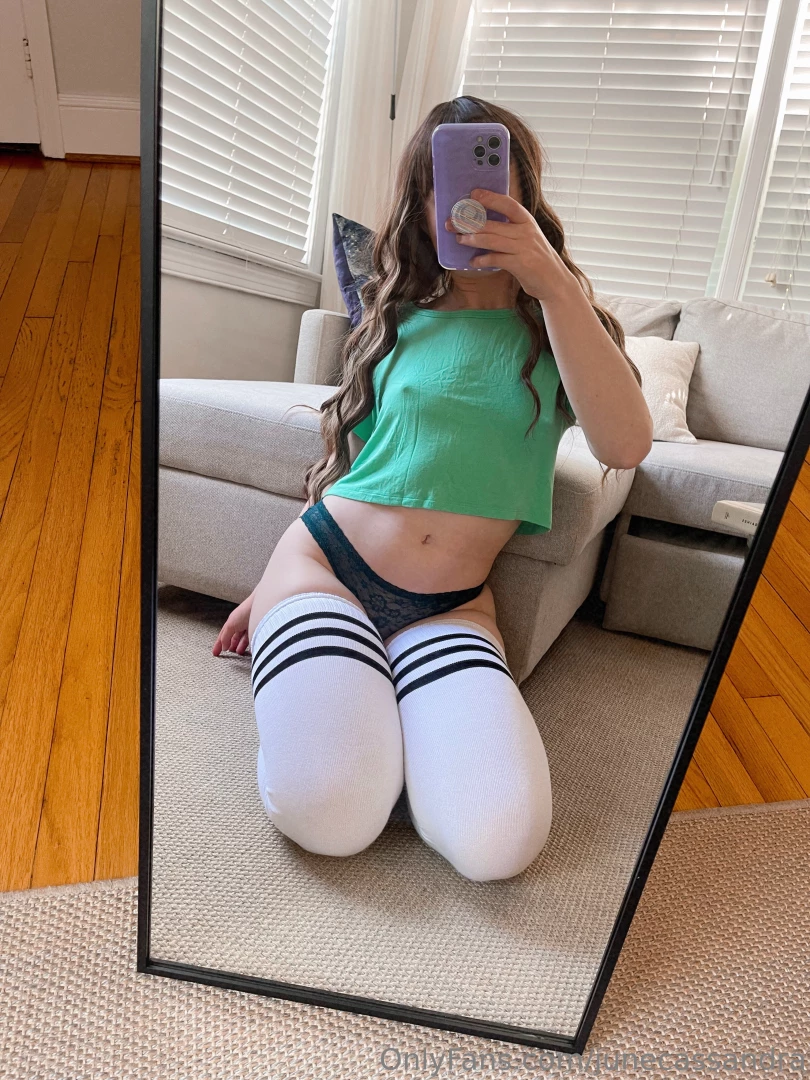 Tell me if u like my socks 