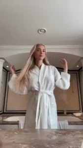 Opssieee i forgot something to wear haha