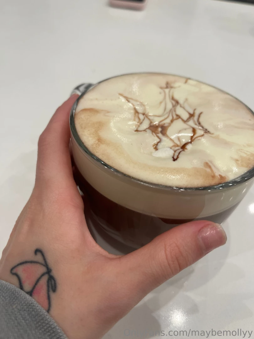 Goodnight guys i m going to bed early tonight i made myself a warm cup 