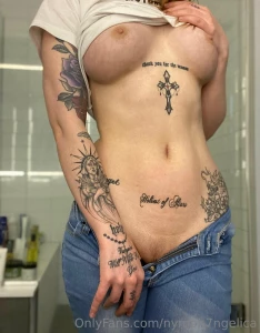 Hot girls in jeans make me wet