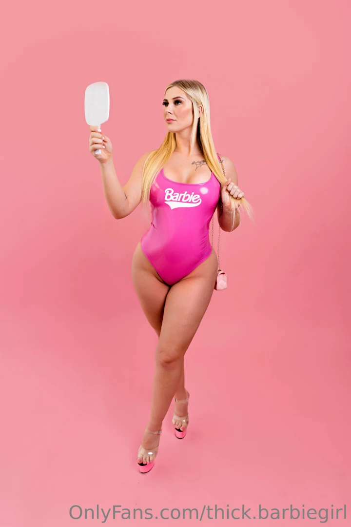 Im a naughty barbie wanna see all my goodies 