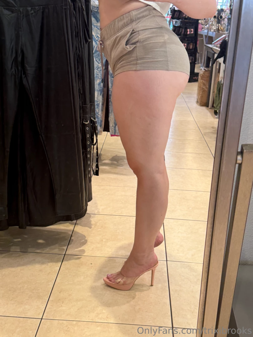 Heel s n ass candy 