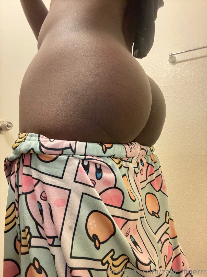 Would you suck my dick like this if yes text me i m horny 1 