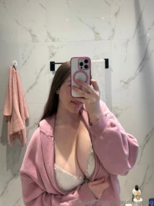 A little zipper action