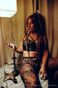 Tengo el fuego dentro de mi por todas esas veces que me miraste